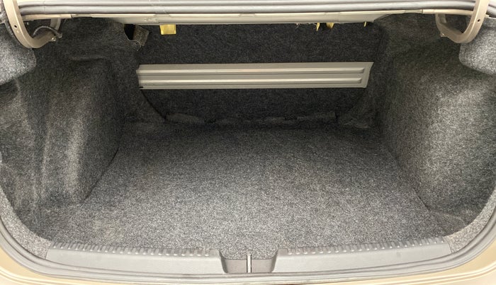2016 Volkswagen Vento HIGHLINE PETROL AT, Petrol, Automatic, 51,899 km, Boot Inside