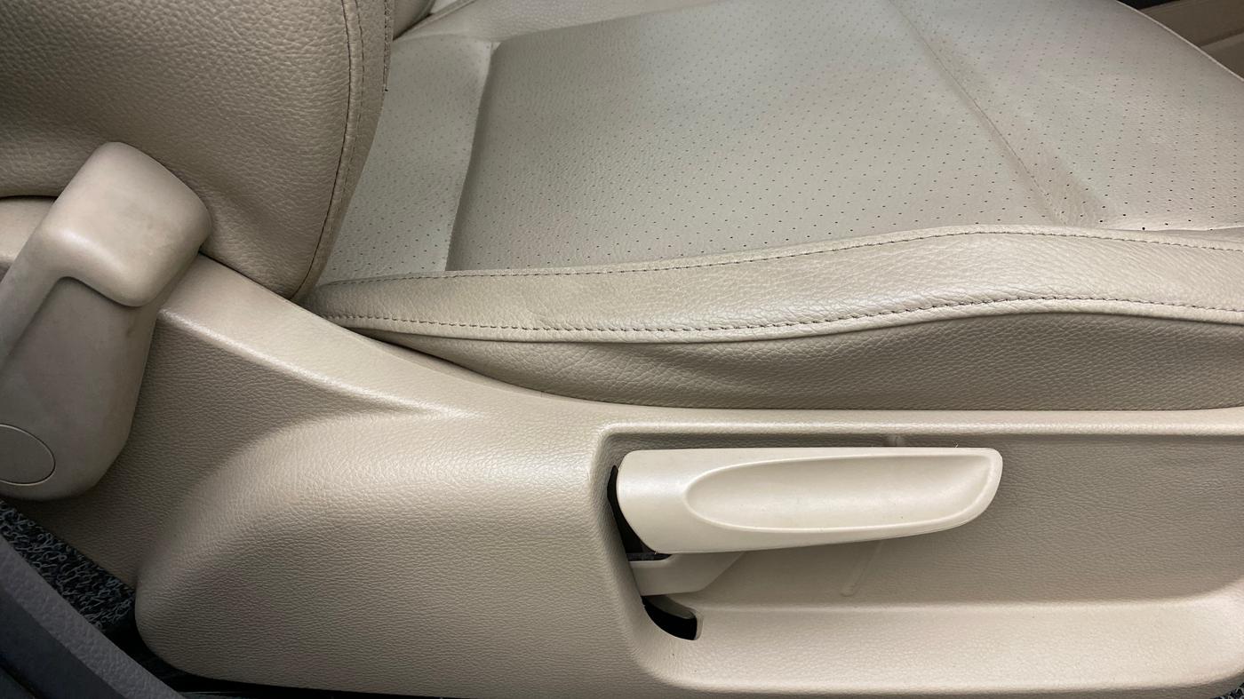 2016 Volkswagen Vento HIGHLINE PETROL AT, Petrol, Automatic, 51,899 km, Driver Side Adjustment Panel
