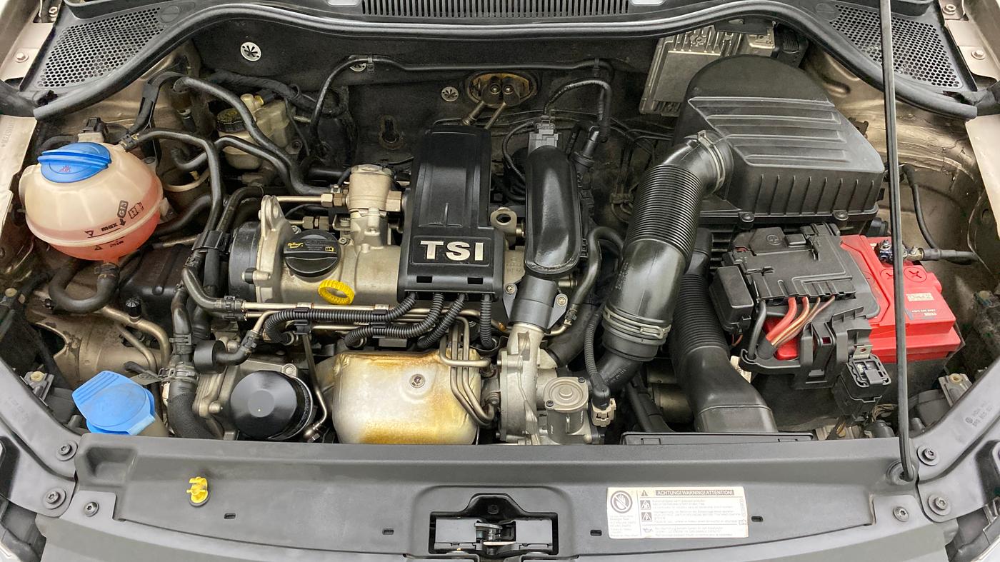 2016 Volkswagen Vento HIGHLINE PETROL AT, Petrol, Automatic, 51,899 km, Open Bonet