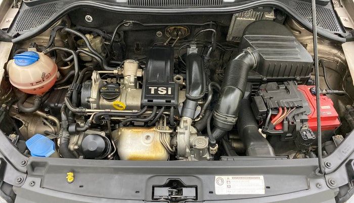 2016 Volkswagen Vento HIGHLINE PETROL AT, Petrol, Automatic, 51,899 km, Open Bonet