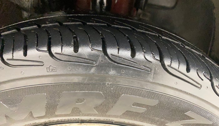 2016 Renault Kwid RXT 1.0 AMT, Petrol, Automatic, 86,293 km, Right Front Tyre Tread