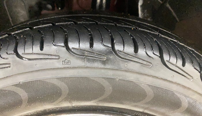 2016 Renault Kwid RXT 1.0 AMT, Petrol, Automatic, 86,293 km, Left Front Tyre Tread