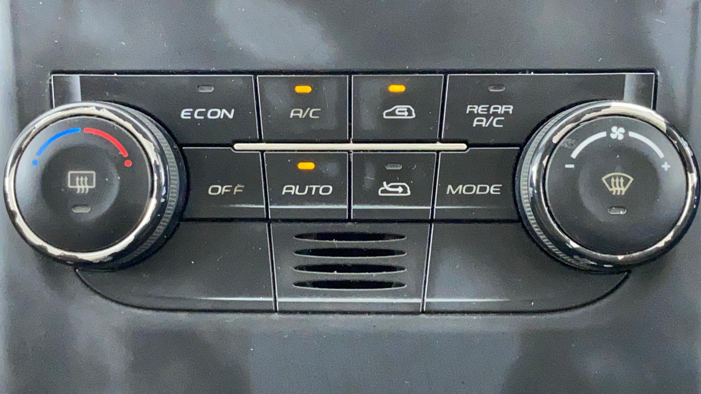2017 Mahindra XUV500 W8 FWD, Diesel, Manual, 83,356 km, Automatic Climate Control