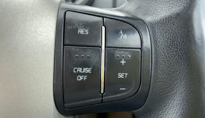 2017 Mahindra XUV500 W8 FWD, Diesel, Manual, 83,356 km, Adaptive Cruise Control