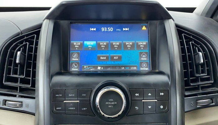 2017 Mahindra XUV500 W8 FWD, Diesel, Manual, 83,356 km, Infotainment System