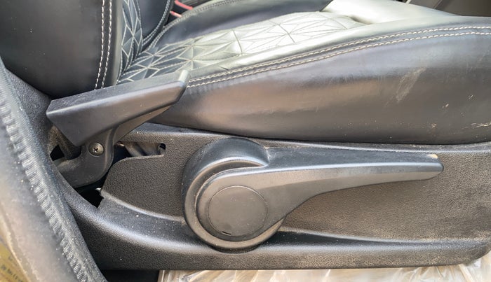 2019 Tata TIGOR XZ PLUS PETROL, CNG, Manual, 1,40,384 km, Driver Side Adjustment Panel