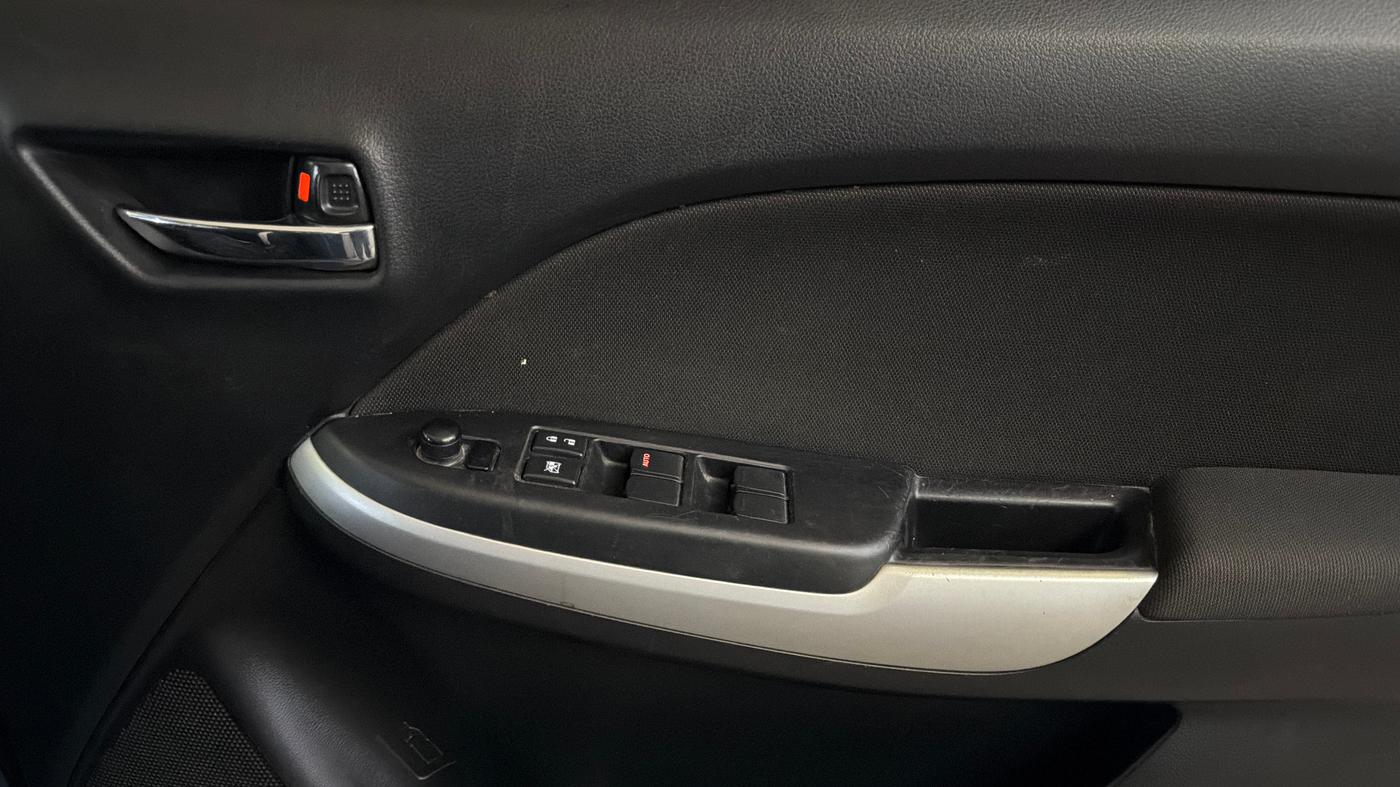 2016 Maruti Baleno DELTA PETROL 1.2, Petrol, Manual, 89,646 km, Driver Side Door Panels Control