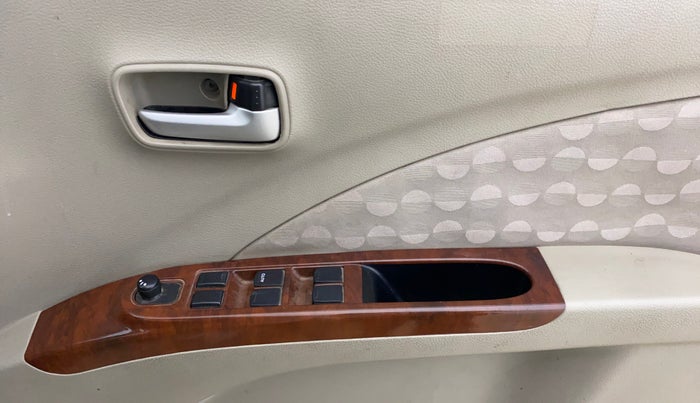 2016 Maruti Celerio ZXI AMT, Petrol, Automatic, 1,02,049 km, Driver Side Door Panels Control