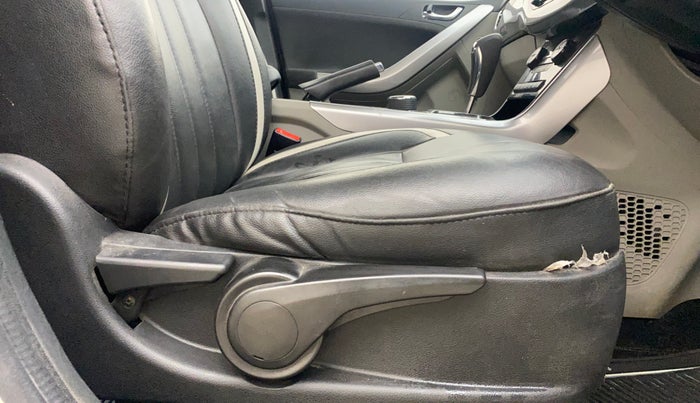 2018 Tata NEXON XZA PLUS DIESEL, Diesel, Automatic, 1,35,486 km, Driver Side Adjustment Panel