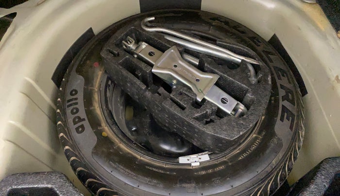 2013 Volkswagen Vento HIGHLINE PETROL AT, Petrol, Automatic, 94,141 km, Spare Tyre