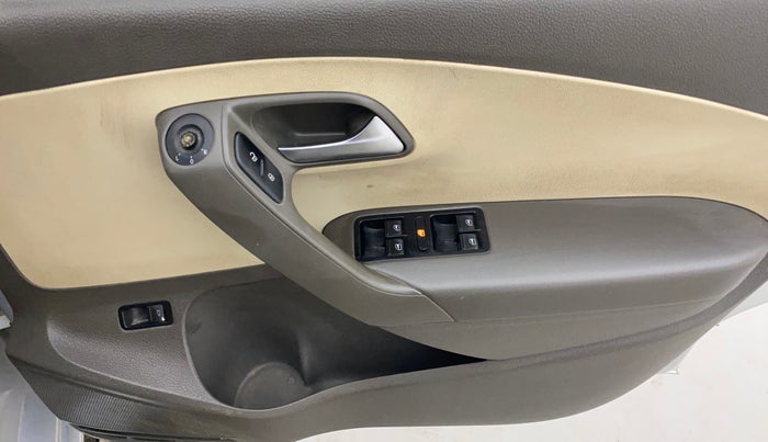 2013 Volkswagen Vento HIGHLINE PETROL AT, Petrol, Automatic, 94,141 km, Driver Side Door Panels Control