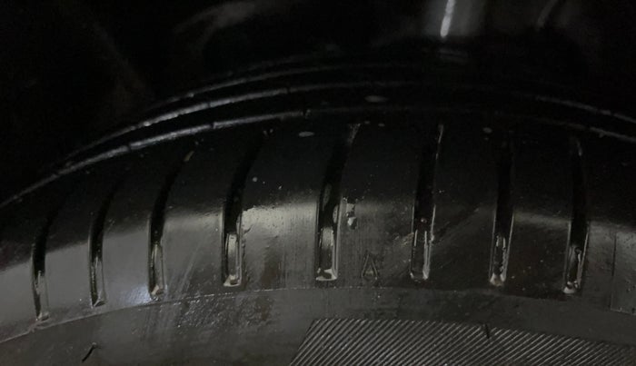 2015 Ford Ecosport TITANIUM 1.5L PETROL AT, Petrol, Automatic, 42,529 km, Left Front Tyre Tread