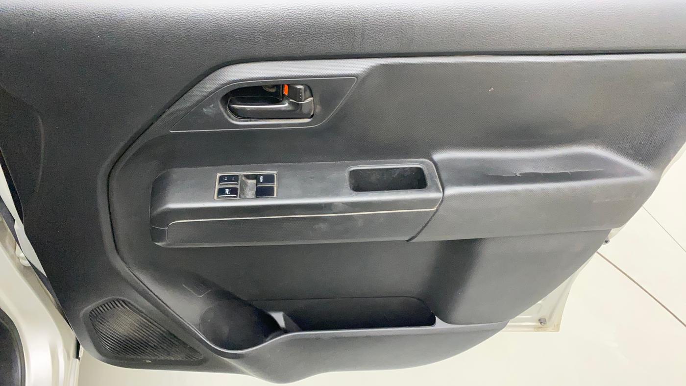 2019 Maruti New Wagon-R LXI CNG (O) 1.0, CNG, Manual, 75,769 km, Driver Side Door Panels Control