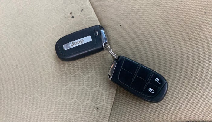 2018 Jeep Compass LONGITUDE (O) 2.0 DIESEL, Diesel, Manual, 1,45,715 km, Key Close Up