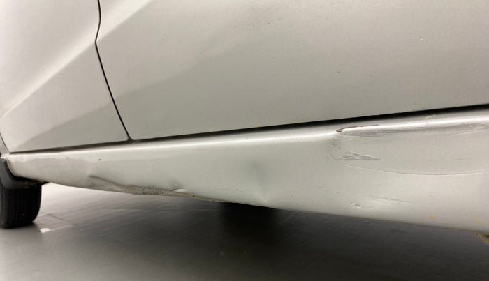 2010 Maruti A Star VXI, Petrol, Manual, 77,688 km, Left running board - Slightly dented
