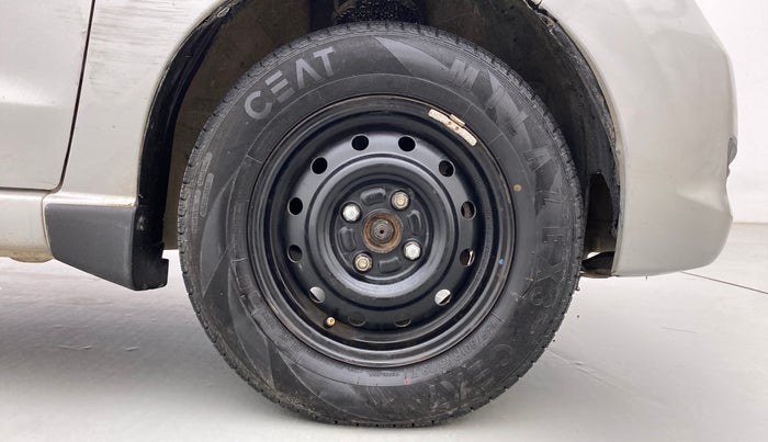 2010 Maruti A Star VXI, Petrol, Manual, 77,688 km, Right Front Wheel
