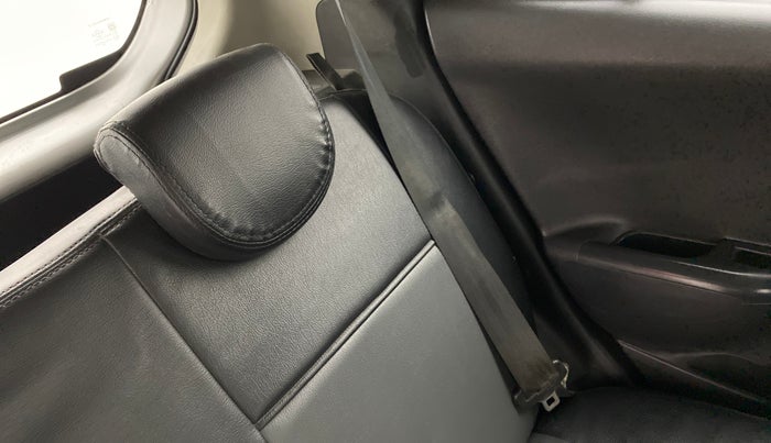 2010 Maruti A Star VXI, Petrol, Manual, 77,688 km, Second-row left seat - Retractor not working