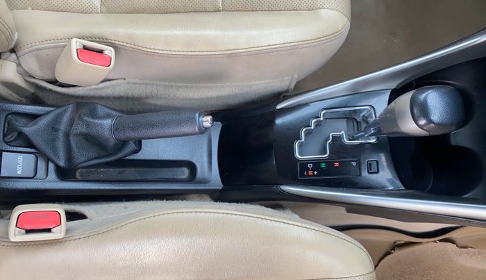 2020 Toyota YARIS VX CVT, Petrol, Automatic, 79,740 km, Gear Lever