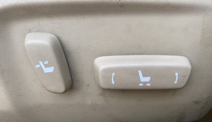 2020 Toyota YARIS VX CVT, Petrol, Automatic, 79,740 km, Driver Side Adjustment Panel