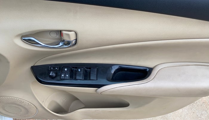 2020 Toyota YARIS VX CVT, Petrol, Automatic, 79,740 km, Driver Side Door Panels Control