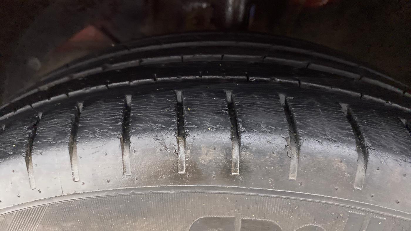 2016 Maruti Baleno ZETA CVT PETROL 1.2, Petrol, Automatic, 32,636 km, Left Front Tyre Tread