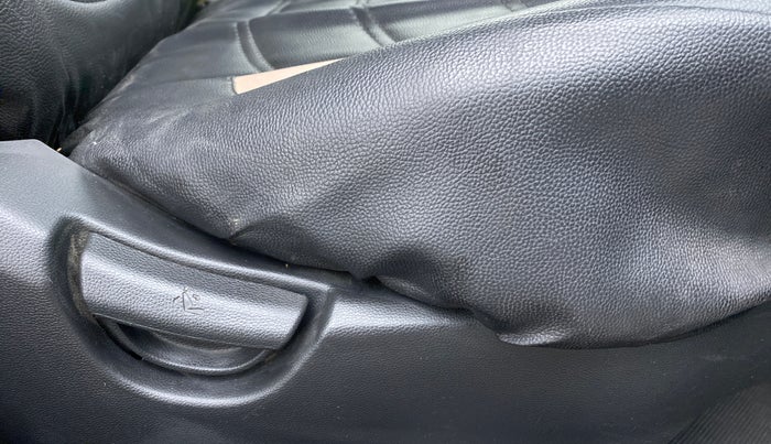 2017 Hyundai Grand i10 MAGNA 1.2 KAPPA VTVT, Petrol, Manual, 23,855 km, Driver Side Adjustment Panel