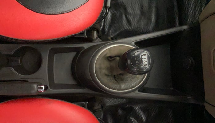 2013 Hyundai i20 MAGNA 1.4 CRDI, Diesel, Manual, 96,642 km, Gear Lever