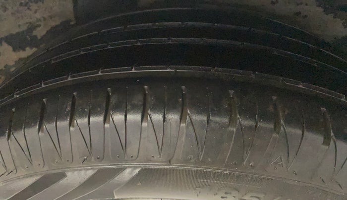 2013 Hyundai i20 MAGNA 1.4 CRDI, Diesel, Manual, 96,642 km, Left Rear Tyre Tread