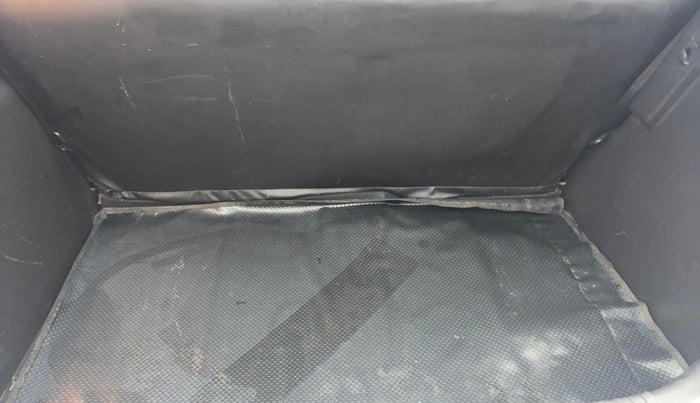 2013 Hyundai i20 MAGNA 1.4 CRDI, Diesel, Manual, 96,642 km, Boot Inside