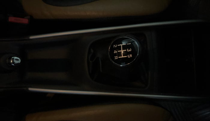 2017 Maruti Baleno DELTA PETROL 1.2, Petrol, Manual, 44,965 km, Gear Lever