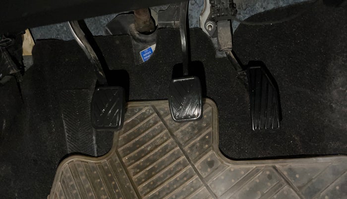 2017 Maruti Baleno DELTA PETROL 1.2, Petrol, Manual, 44,965 km, Pedals