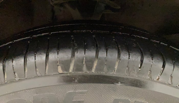 2014 Hyundai i10 MAGNA 1.2, Petrol, Manual, 59,961 km, Right Front Tyre Tread