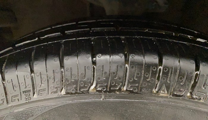 2014 Hyundai i10 MAGNA 1.2, Petrol, Manual, 59,961 km, Left Front Tyre Tread