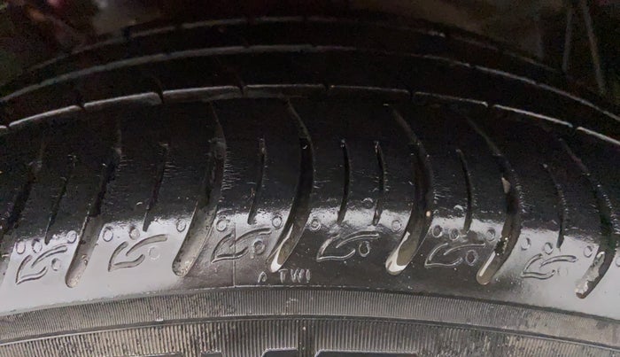 2020 Tata ALTROZ XZ 1.2, Petrol, Manual, 10,512 km, Left Front Tyre Tread