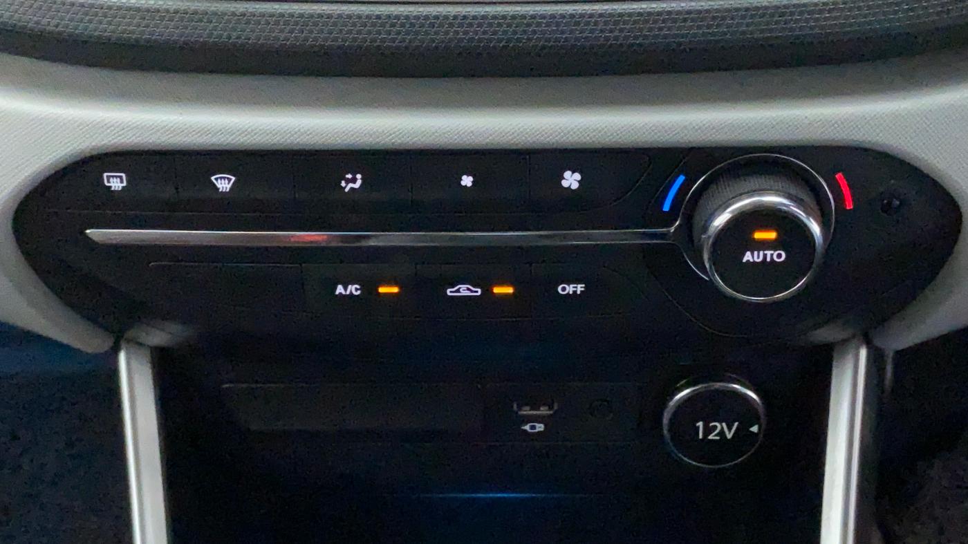 2020 Tata ALTROZ XZ 1.2, Petrol, Manual, 10,512 km, Automatic Climate Control