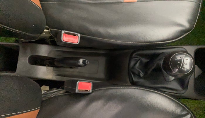 2018 Hyundai Eon MAGNA +, Petrol, Manual, 30,714 km, Gear Lever