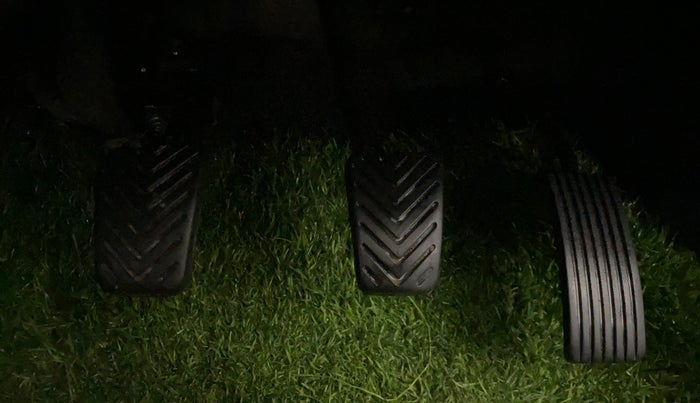 2018 Hyundai Eon MAGNA +, Petrol, Manual, 30,714 km, Pedals