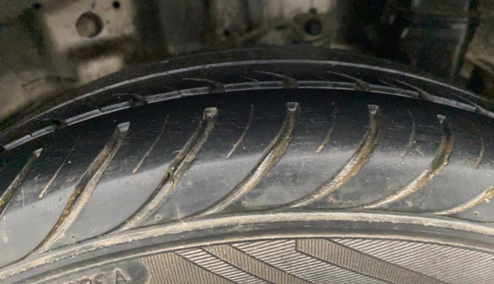 2018 Hyundai Eon MAGNA +, Petrol, Manual, 30,714 km, Left Rear Tyre Tread