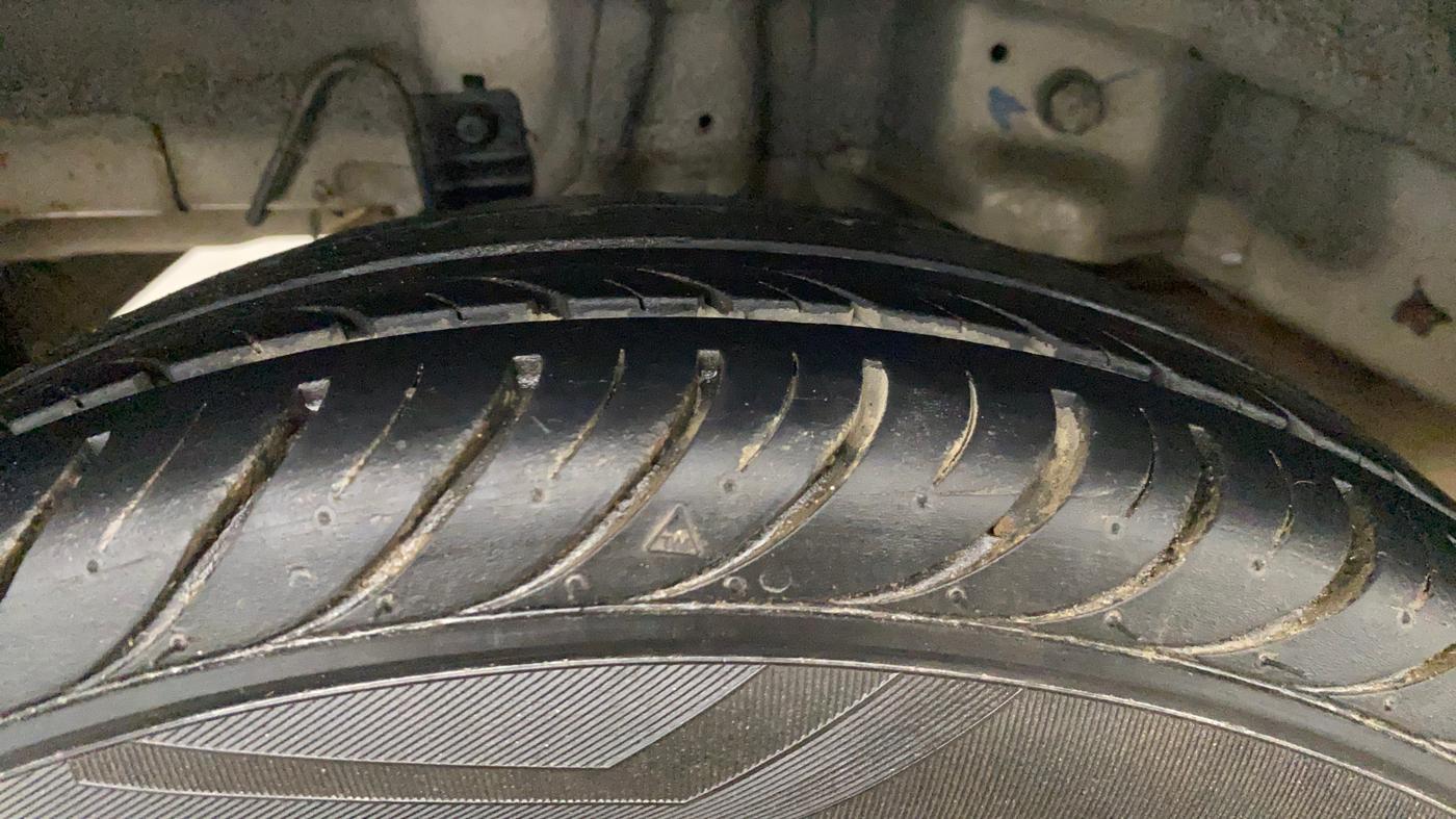 2018 Hyundai Eon MAGNA +, Petrol, Manual, 30,714 km, Right Rear Tyre Tread