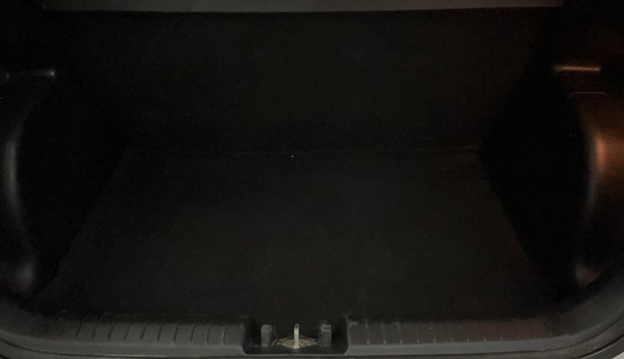 2021 Hyundai VENUE S 1.5 CRDI, Diesel, Manual, 78,924 km, Boot Inside