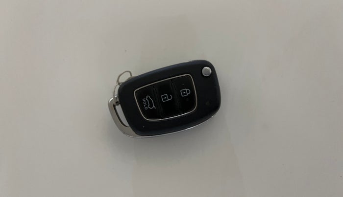 2021 Hyundai VENUE S 1.5 CRDI, Diesel, Manual, 78,924 km, Key Close Up