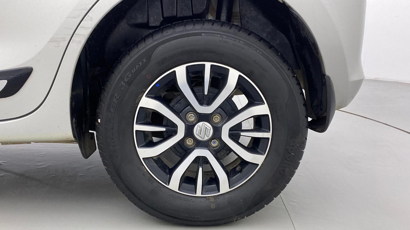 2021 Maruti Swift VXI D, Petrol, Manual, 13,705 km, Left Rear Wheel