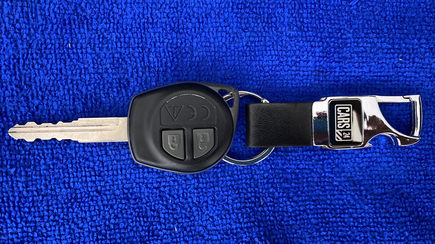 2021 Maruti Swift VXI D, Petrol, Manual, 13,705 km, Key Close Up