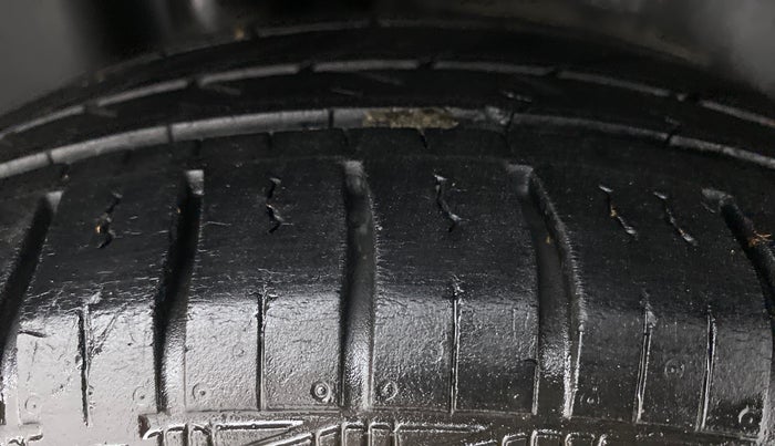 2019 Volkswagen Ameo TRENDLINE 1.0L, Petrol, Manual, 45,441 km, Right Rear Tyre Tread