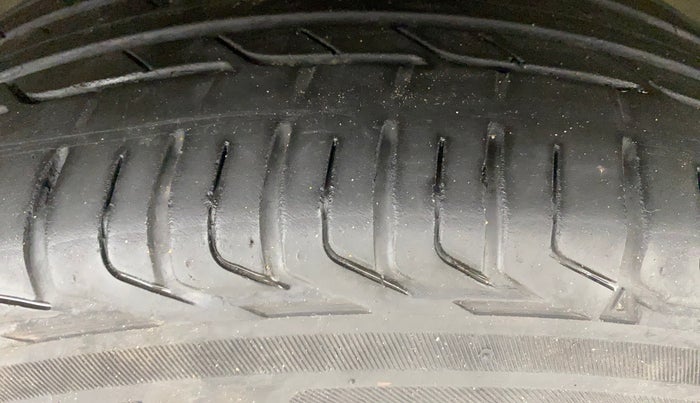 2024 Tata NEXON CREATIVE+ DCA 1.2 PETROL, Petrol, Automatic, 26,511 km, Right Front Tyre Tread