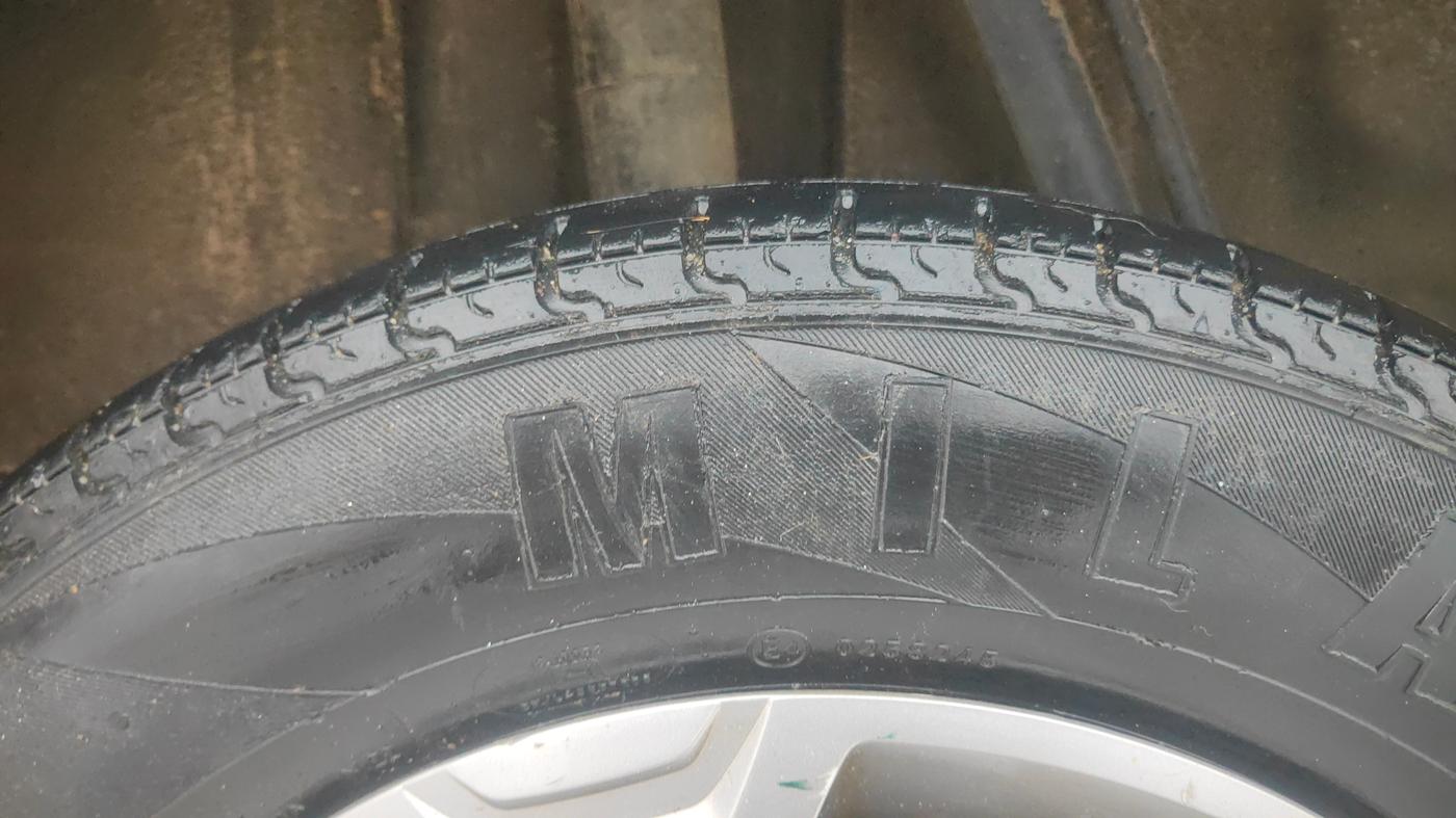 2018 Renault Kwid RXT 1.0, Petrol, Manual, 72,750 km, Right Rear Tyre Tread