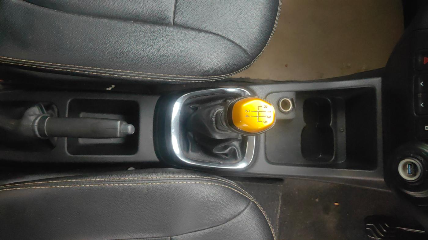 2018 Renault Kwid RXT 1.0, Petrol, Manual, 72,750 km, Gear Lever
