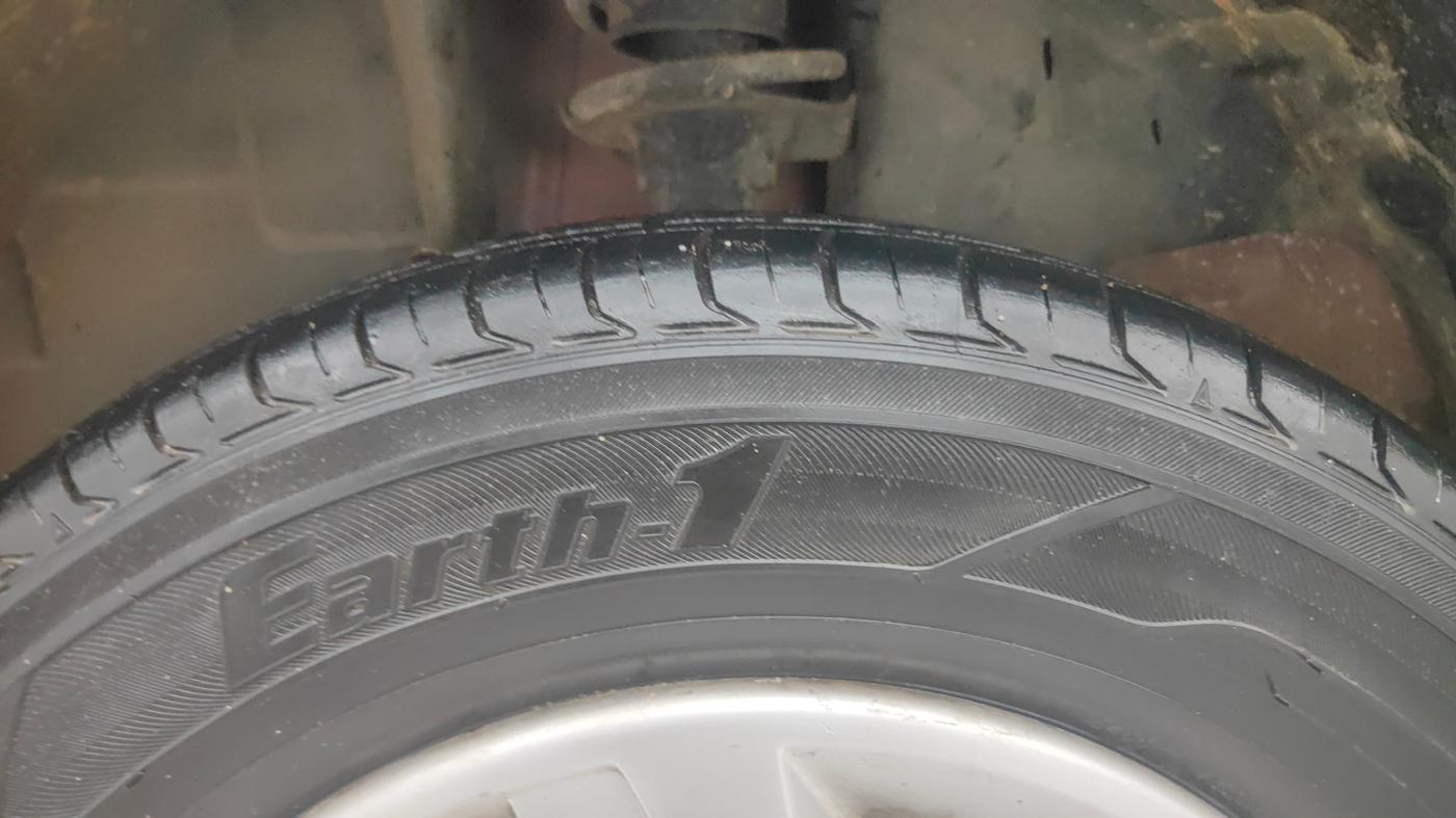 2018 Renault Kwid RXT 1.0, Petrol, Manual, 72,750 km, Left Front Tyre Tread