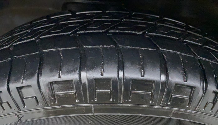 2021 Maruti Eeco 7 STR, Petrol, Manual, 12,174 km, Right Front Tyre Tread