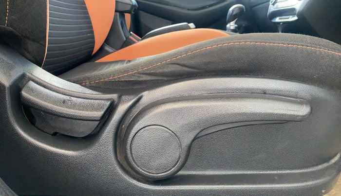 2016 Hyundai i20 Active 1.2 SX, Petrol, Manual, 69,106 km, Driver Side Adjustment Panel